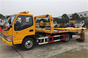 黄村哪里有拖车服务